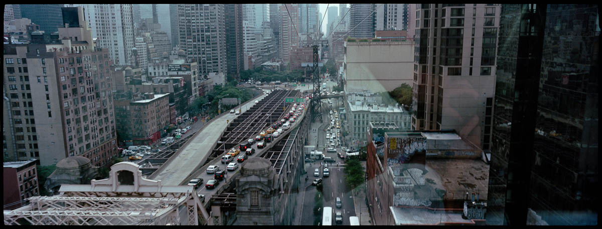 new york, vue du téléphérique entre Manhattan et Roosevelt Island, le 28/07/11
