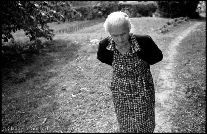 grand mère en maison de retraite