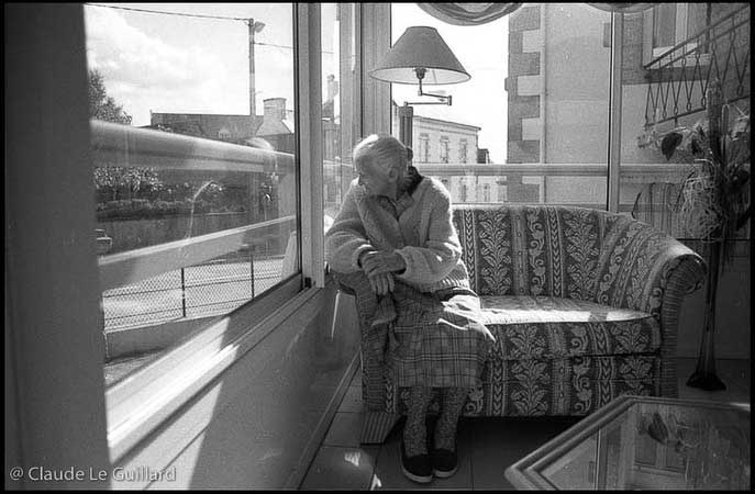 grand mère en maison de retraite